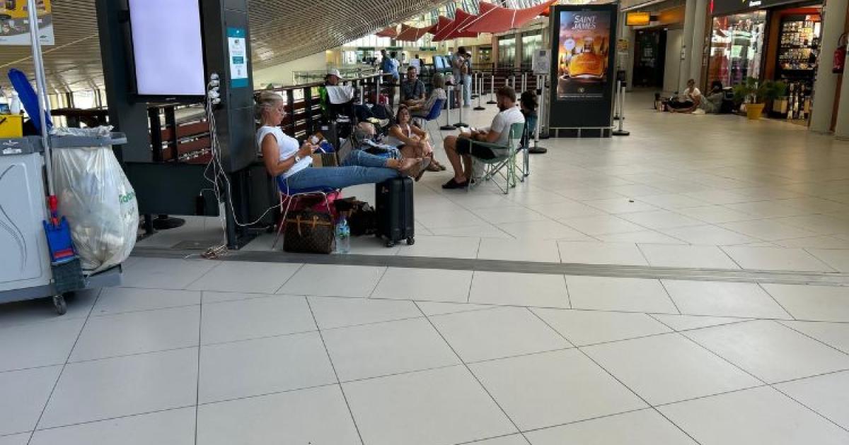 L'aéroport du Lamentin accueille à nouveau des passagers sous haute protection