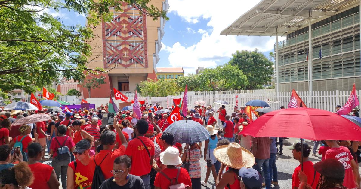 Une « mobilisation populaire et unitaire » pour demander le départ de Martinique de la CRS 8