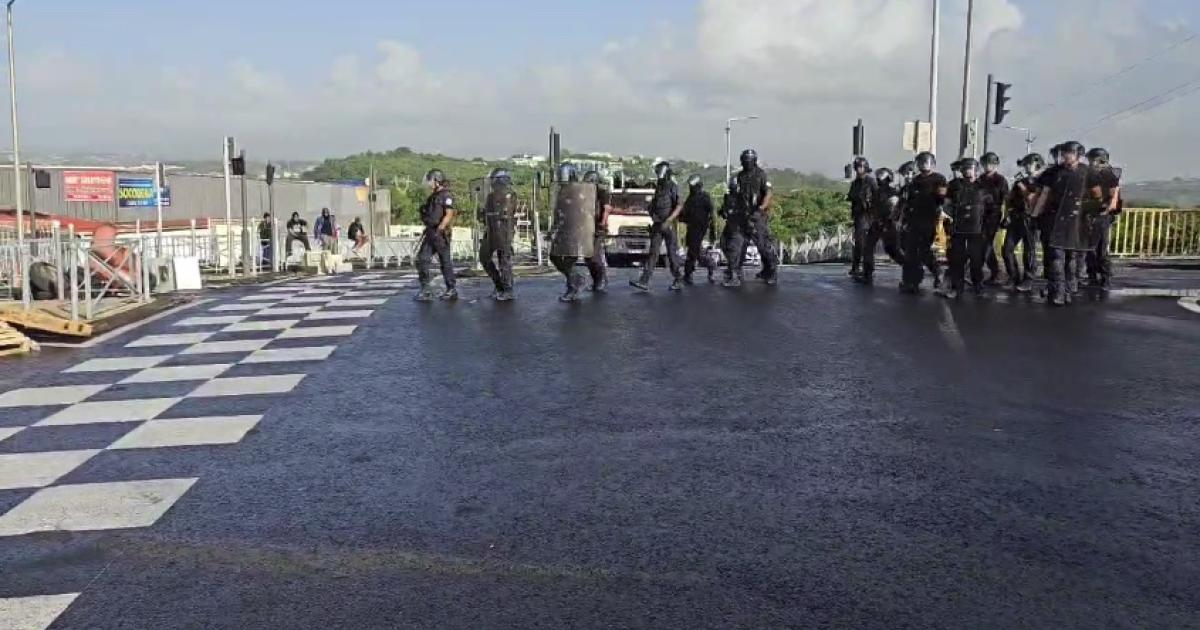 Le couvre-feu est maintenu en Martinique mais les horaires sont raccourcis
